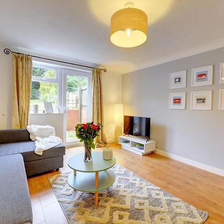 Modern 2 Bed House Sleeps 6 Southam Town Centre - Inspire Homes Ltd المظهر الخارجي الصورة