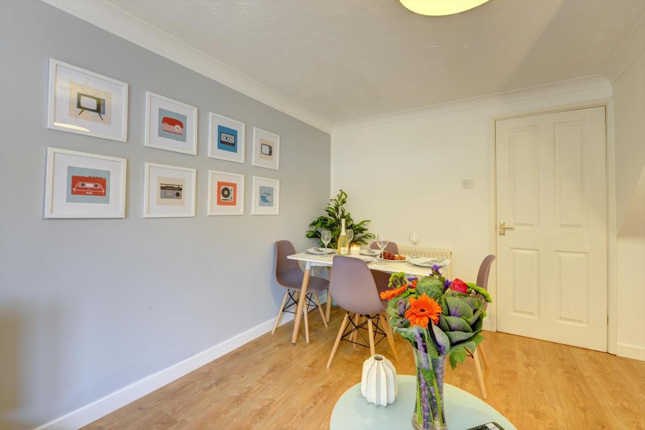 Modern 2 Bed House Sleeps 6 Southam Town Centre - Inspire Homes Ltd المظهر الخارجي الصورة