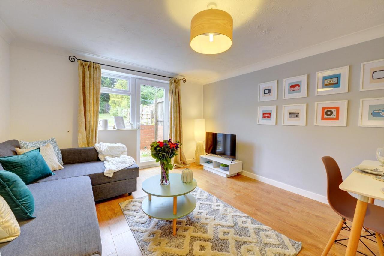 Modern 2 Bed House Sleeps 6 Southam Town Centre - Inspire Homes Ltd المظهر الخارجي الصورة