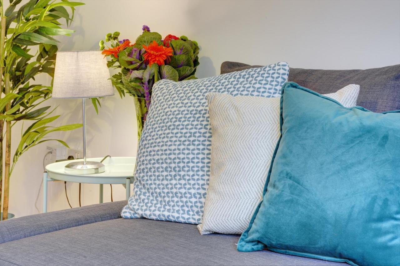 Modern 2 Bed House Sleeps 6 Southam Town Centre - Inspire Homes Ltd المظهر الخارجي الصورة